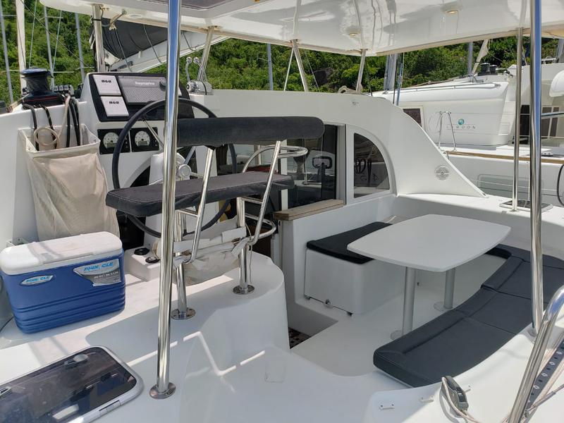 Book yachts online - catamaran - Lagoon 380 S2 - Karla II - rent