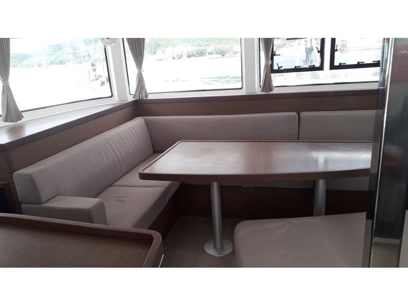 Book yachts online - catamaran - Lagoon 42 - Uiara - rent