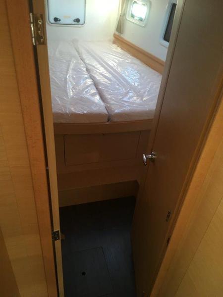 Book yachts online - catamaran - Lagoon 42 - Tidre - rent