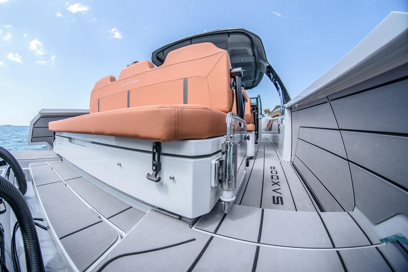 Book yachts online - motorboat - Saxdor 320 GTO - Absinthe - rent