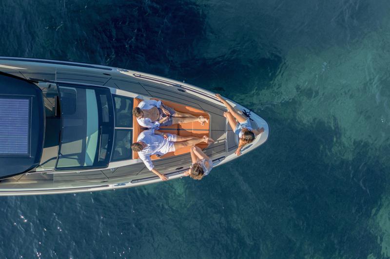 Book yachts online - motorboat - Saxdor 320 GTO - Absinthe - rent