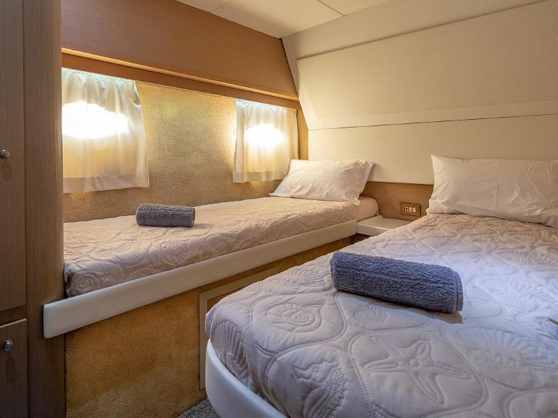 Book yachts online - motorboat - Barberis 53 - Marios L - rent