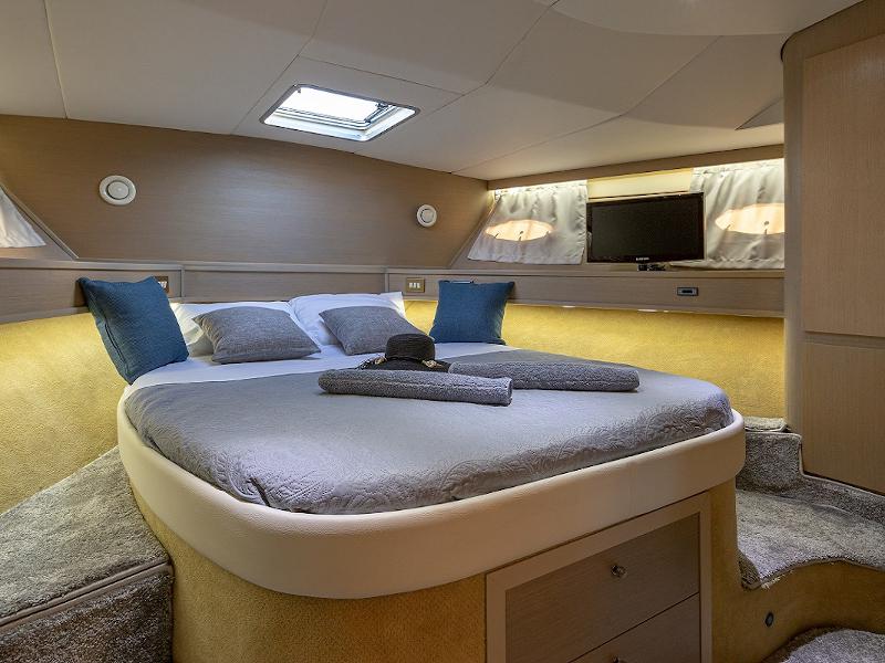 Book yachts online - motorboat - Barberis 53 - Marios L - rent