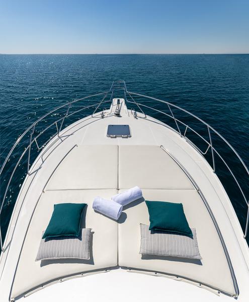 Book yachts online - motorboat - Uniesse 48 Open - M/Y ALMI - rent