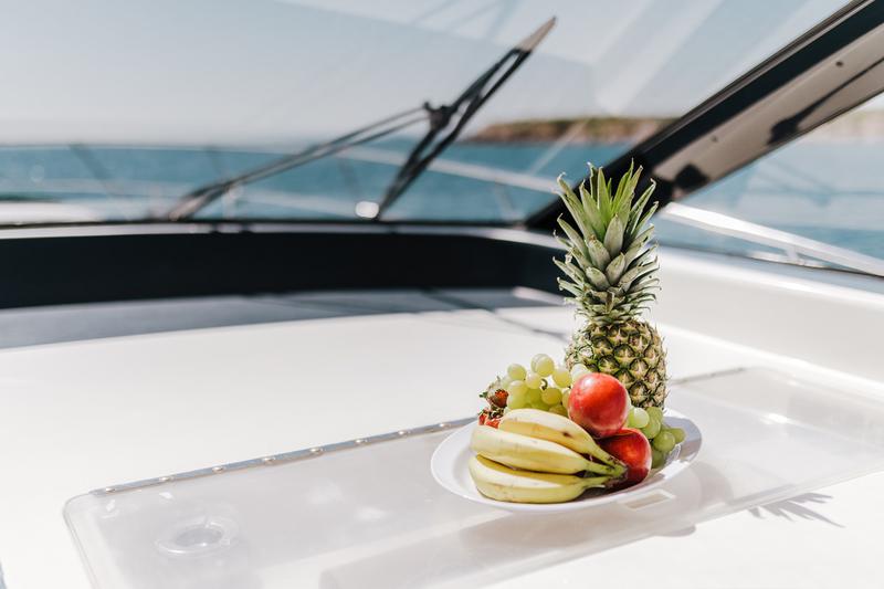 Book yachts online - motorboat - Uniesse 48 Open - M/Y ALMI - rent