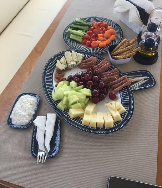 Book yachts online - motorboat - Uniesse 48 Open - M/Y ALMI - rent