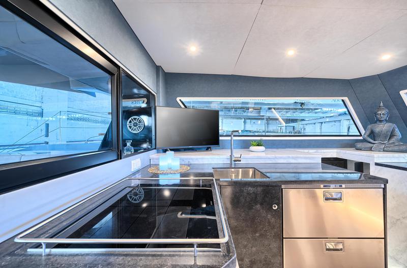 Book yachts online - catamaran - Luna 49 - Luna - rent