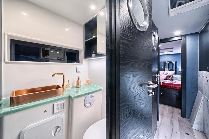 Book yachts online - catamaran - Luna 49 - Luna - rent