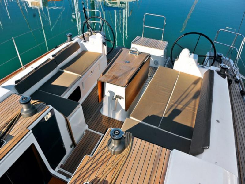 Book yachts online - sailboat - Dufour 500 Grand Large - Josephine - rent