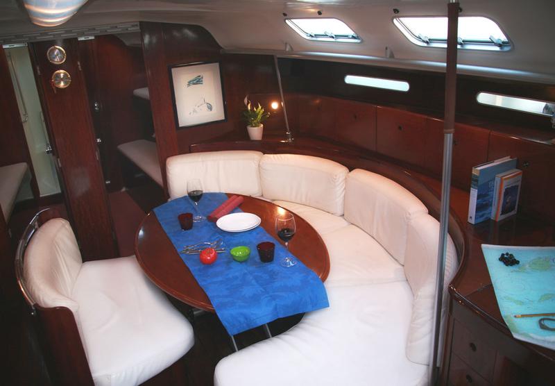 Book yachts online - sailboat - First 45 F5 - OINOH - rent