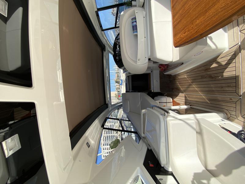 Book yachts online - motorboat - Cranchi M44 HT - Medusa - rent