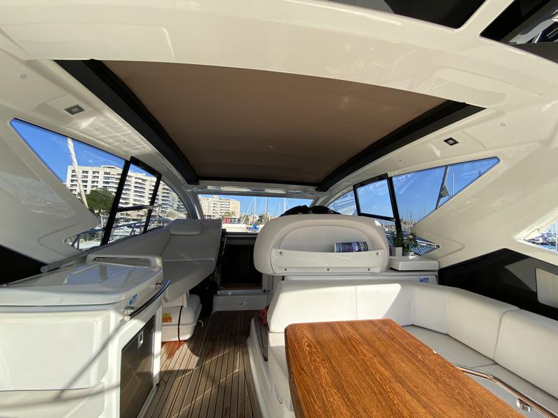 Book yachts online - motorboat - Cranchi M44 HT - Medusa - rent