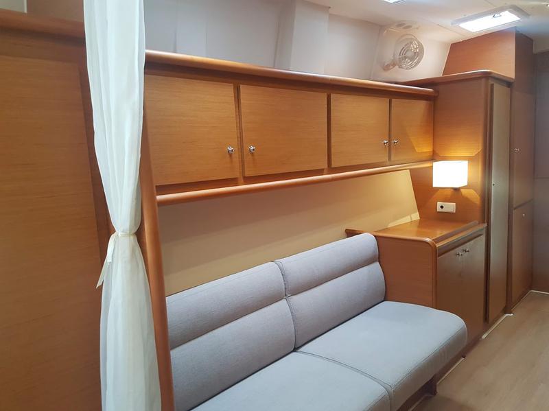 Book yachts online - catamaran - Lagoon 421 - We-Dun-It - rent