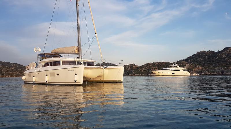 Book yachts online - catamaran - Lagoon 421 - We-Dun-It - rent