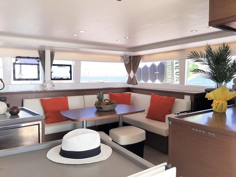 Book yachts online - catamaran - Lagoon 450  Flybridge_2019 - SY_20787 - rent