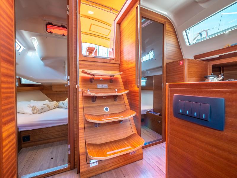 Book yachts online - sailboat - Elan 40.1 Impression - FUNKY  - rent