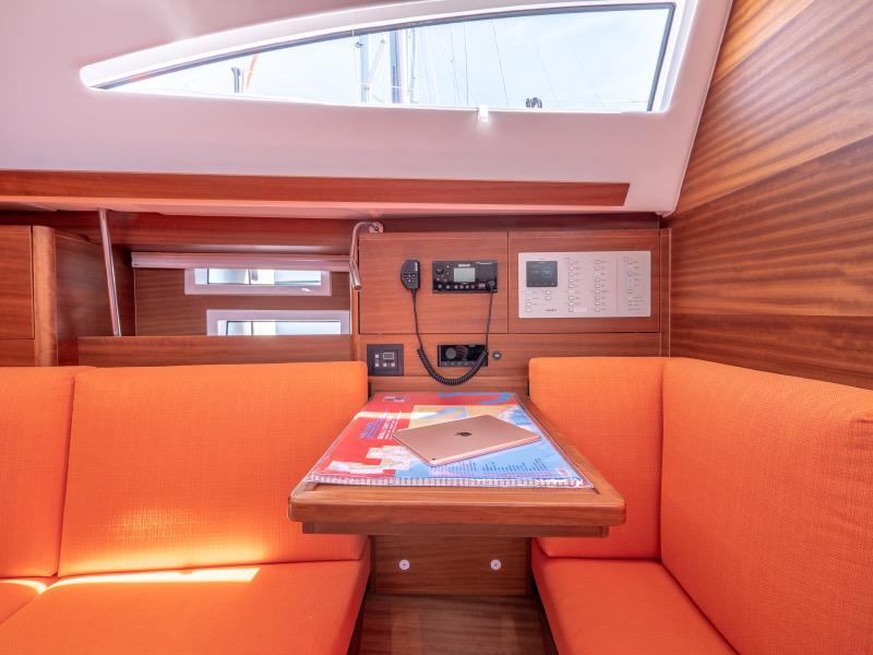 Book yachts online - sailboat - Elan 40.1 Impression - FUNKY  - rent