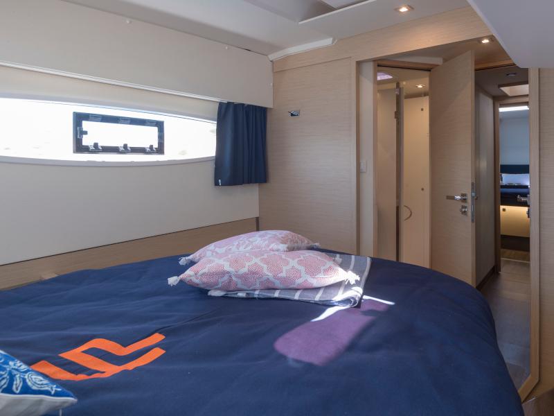 Book yachts online - catamaran - Astréa 42 - Mouse - rent