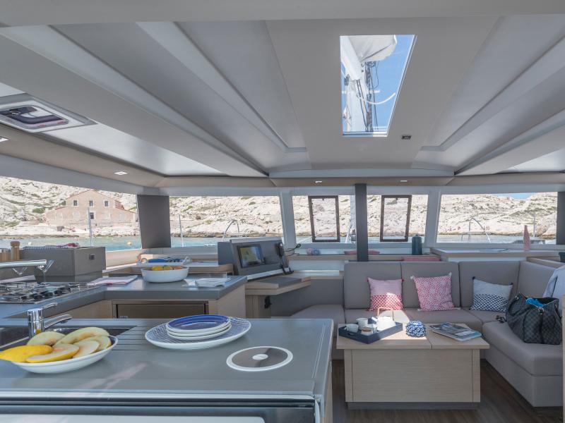 Book yachts online - catamaran - Astréa 42 - Mouse - rent
