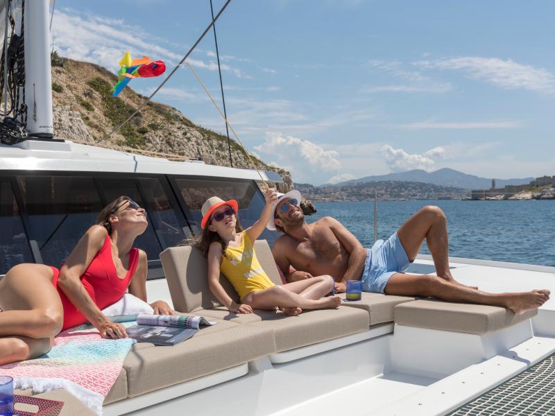 Book yachts online - catamaran - Astréa 42 - Mouse - rent