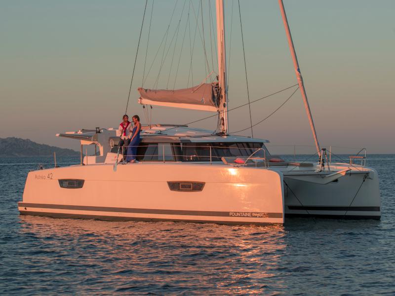 Book yachts online - catamaran - Astréa 42 - Mouse - rent