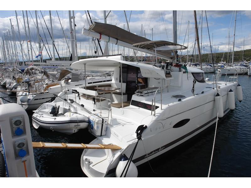 Book yachts online - catamaran - Lipari 41 - ARGOS - rent