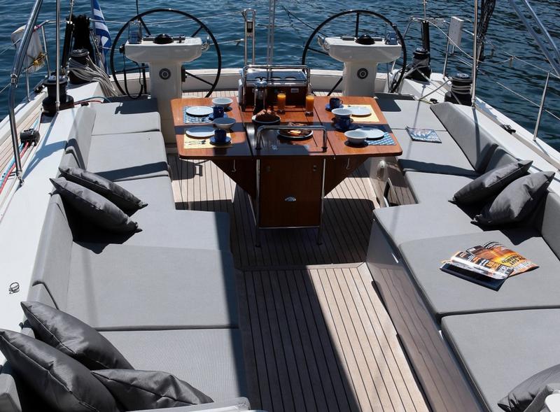 Book yachts online - sailboat - Gianetti Star 64 - SHOOTING STAR - rent