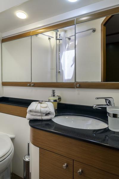 Book yachts online - sailboat - Gianetti Star 64 - SHOOTING STAR - rent