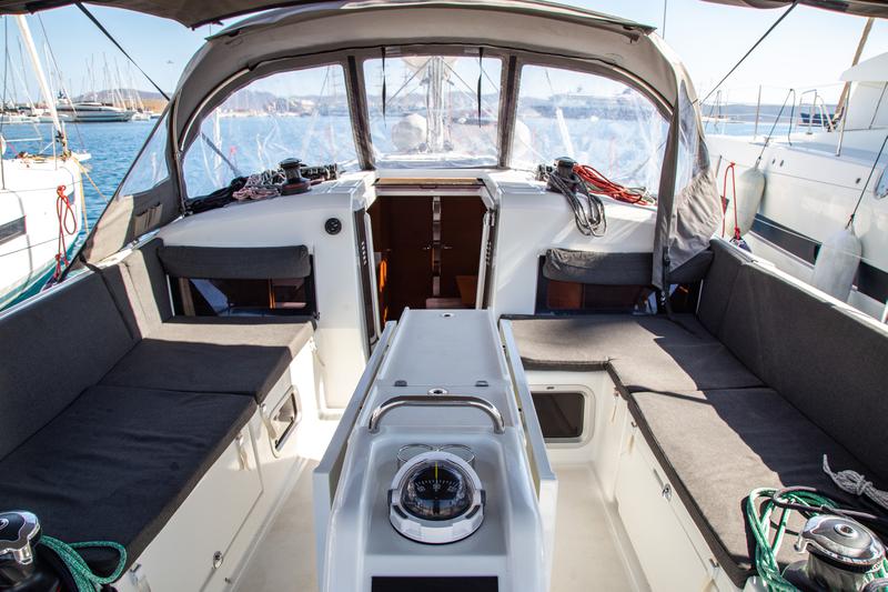 Book yachts online - sailboat - Sun Odyssey 440 - MONOLITH - rent