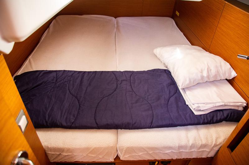 Book yachts online - sailboat - Sun Odyssey 440 - MONOLITH - rent