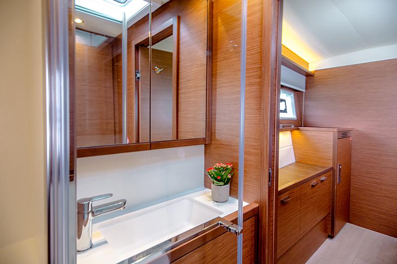 Book yachts online - catamaran - Lagoon 620 - Valium 62 - rent