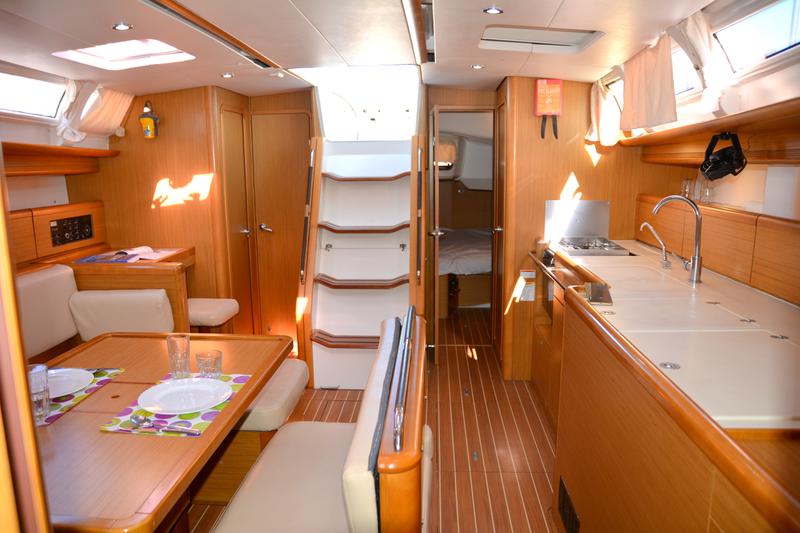 Book yachts online - sailboat - Sun Odyssey 44 i - Stavros - rent