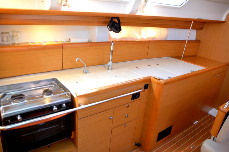 Book yachts online - sailboat - Sun Odyssey 44 i - Stavros - rent