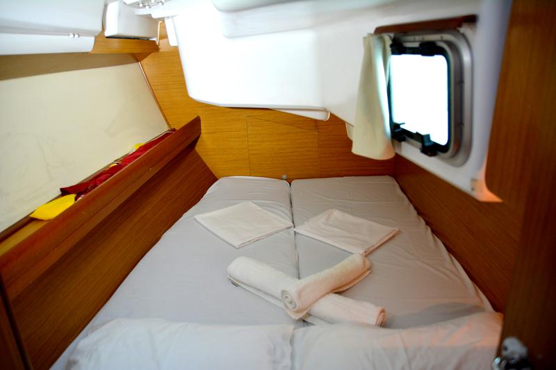 Book yachts online - sailboat - Sun Odyssey 36i - Billis - rent