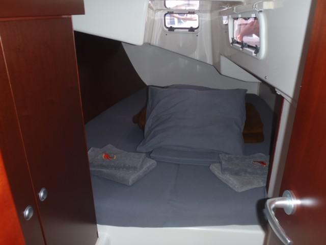 Book yachts online - sailboat - Hanse 375 - Baba Yaga - rent