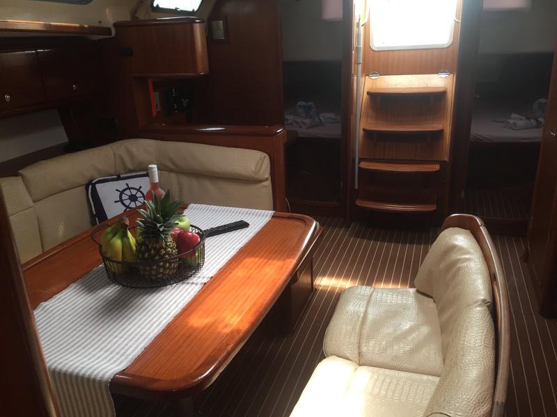 Book yachts online - sailboat - Bavaria 44 - Stelios - rent