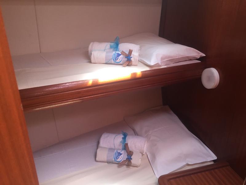 Book yachts online - sailboat - Bavaria 44 - Stelios - rent