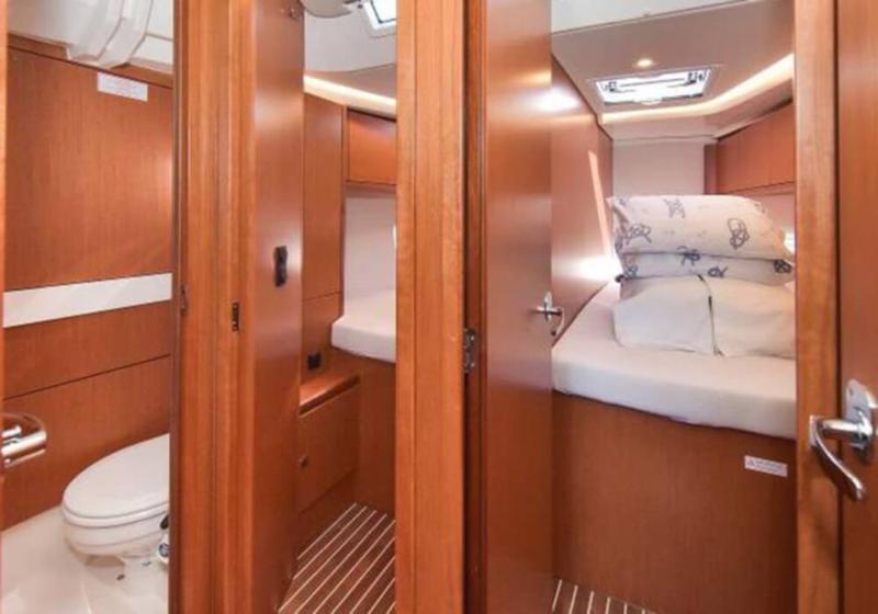 Book yachts online - sailboat - Bavaria Cruiser 45 - Callisto - rent