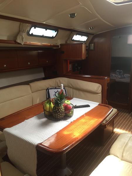 Book yachts online - sailboat - Bavaria 44 - Giannis - rent