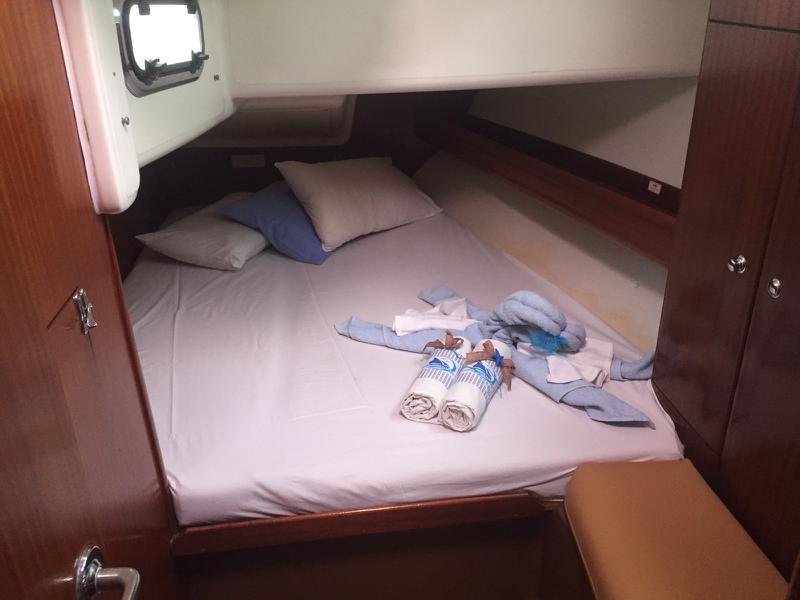 Book yachts online - sailboat - Bavaria 44 - Giannis - rent