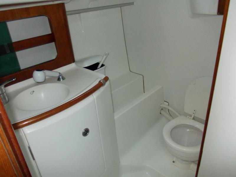 Book yachts online - sailboat - Oceanis 311 - Seirios - rent