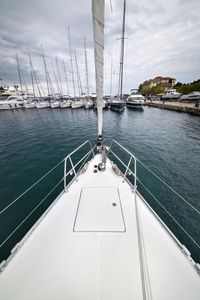 Book yachts online - sailboat - Bavaria Cruiser 46 - SIX BAG - rent