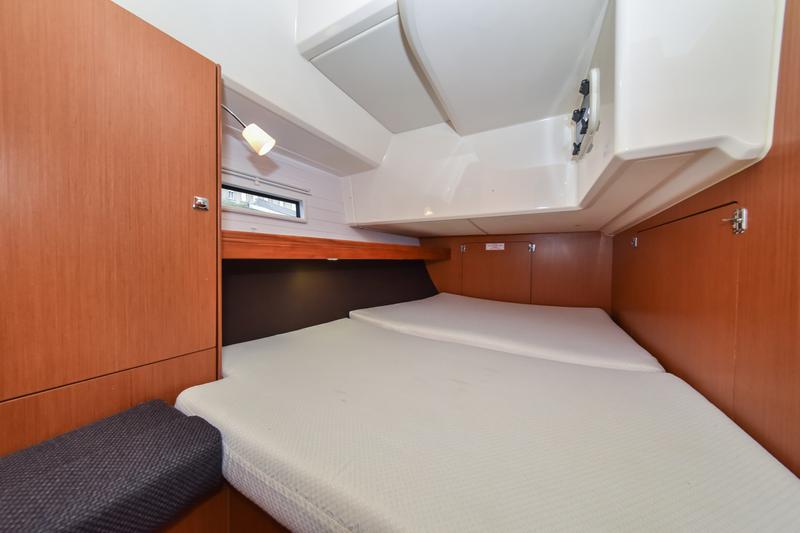 Book yachts online - sailboat - Bavaria Cruiser 46 - SIX BAG - rent