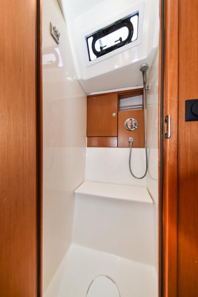 Book yachts online - sailboat - Bavaria Cruiser 46 - SIX BAG - rent