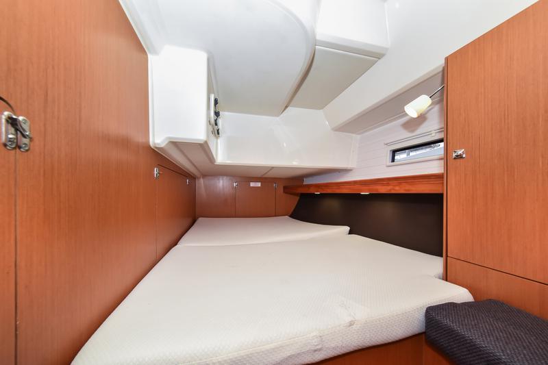 Book yachts online - sailboat - Bavaria Cruiser 46 - SIX BAG - rent