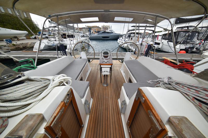 Book yachts online - sailboat - Bavaria Cruiser 46 - SIX BAG - rent
