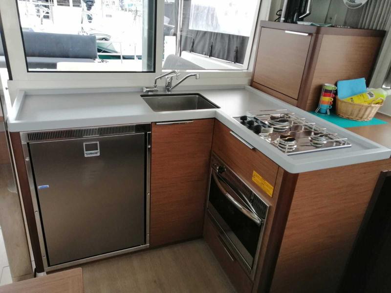 Book yachts online - catamaran - Lagoon 40 - wave elli - rent