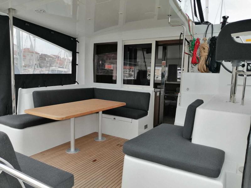 Book yachts online - catamaran - Lagoon 40 - wave elli - rent