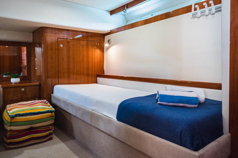 Book yachts online - motorboat - Riviera 5000 Sport Yacht - PRISCA A - rent