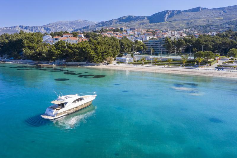 Book yachts online - motorboat - Riviera 5000 Sport Yacht - PRISCA A - rent